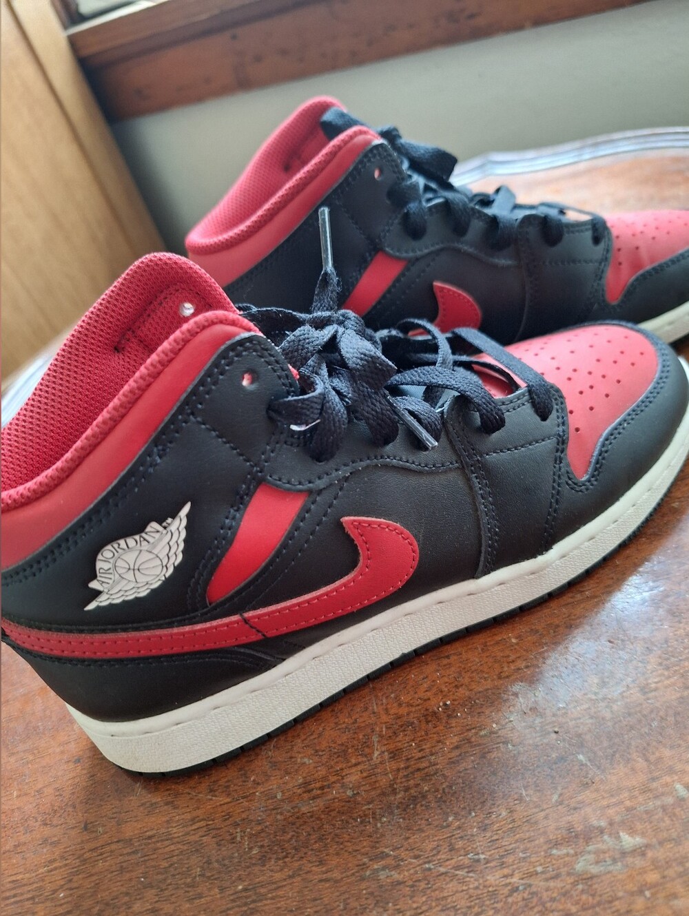 Jordan Sneakers in Black/Red Big Kids